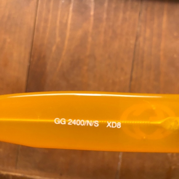 Authentic Vintage Gucci Sunglasses GG2400 - Orange - Picture 7 of 12